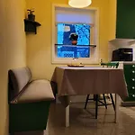 Fargerik Retro Enebolig,parkering Pa Stedet! Trondheim