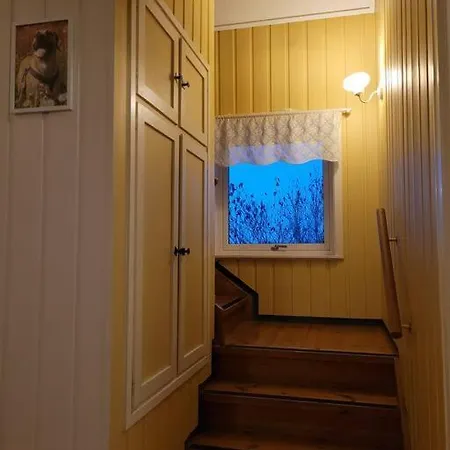Fargerik Retro Enebolig,parkering Pa Stedet! Apartment *