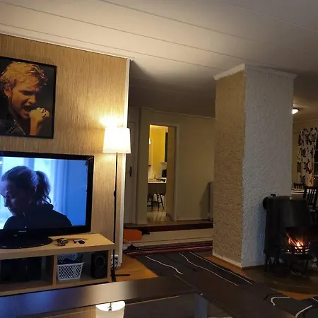 Fargerik Retro Enebolig,parkering Pa Stedet! Apartament Trondheim