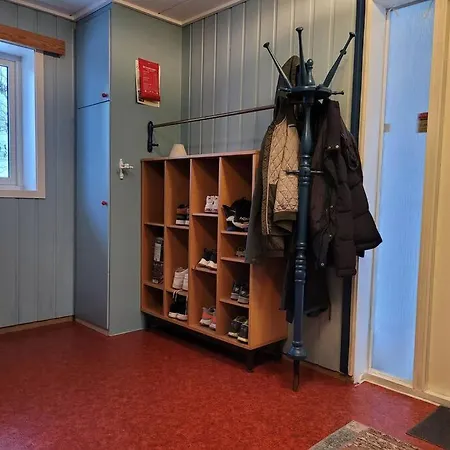 Fargerik Retro Enebolig,parkering Pa Stedet!