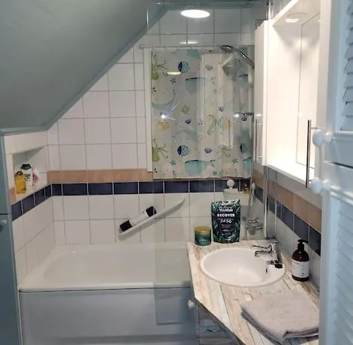 Fargerik Retro Enebolig,parkering Pa Stedet! Apartman *