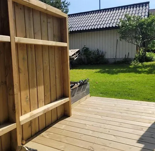 Fargerik Retro Enebolig,parkering Pa Stedet! Apartman *